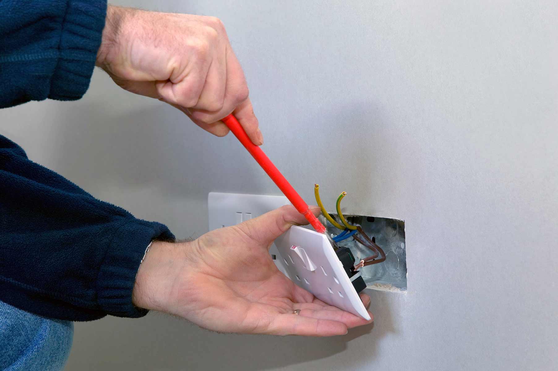 Our electricians can install plug sockets for domestic and commercial proeprties in Chester Le Street and the local area. 